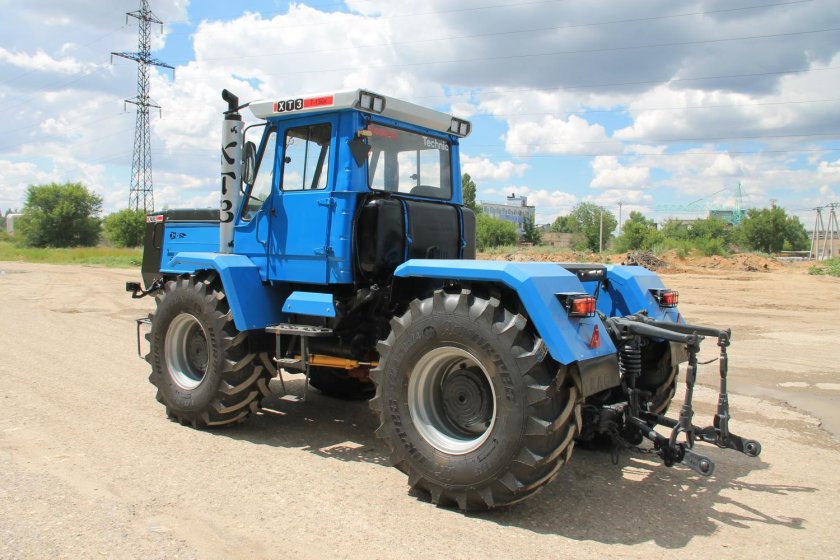 Трактор хтз т 150