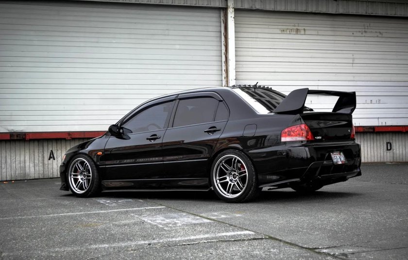 Митсубиси Лансер Эво 9 черный