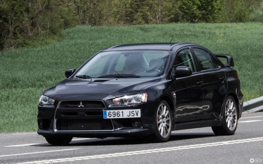 Митсубиси Лансер 10 черный