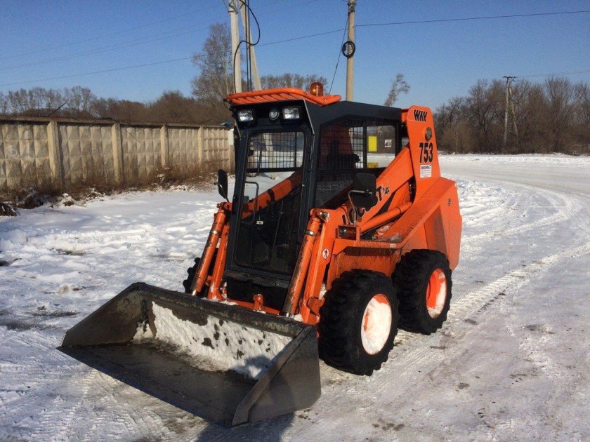 Мини погрузчик Локуст 753