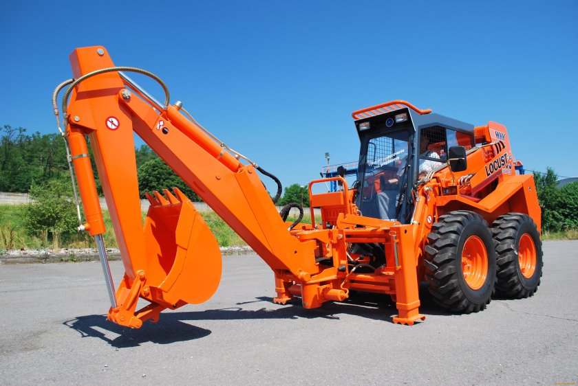 Минипогрузчик Локуст 1203
