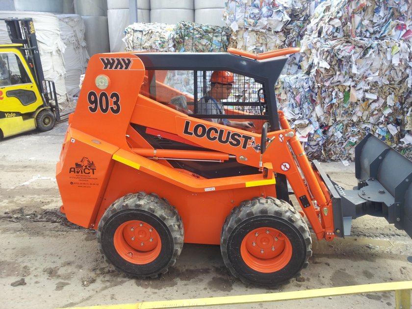 Погрузчик Locust l903