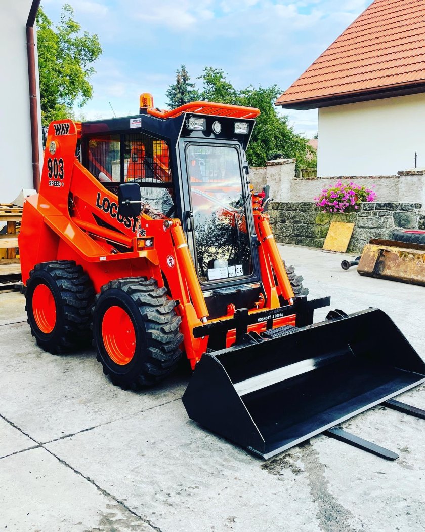 Мини погрузчик Локуст