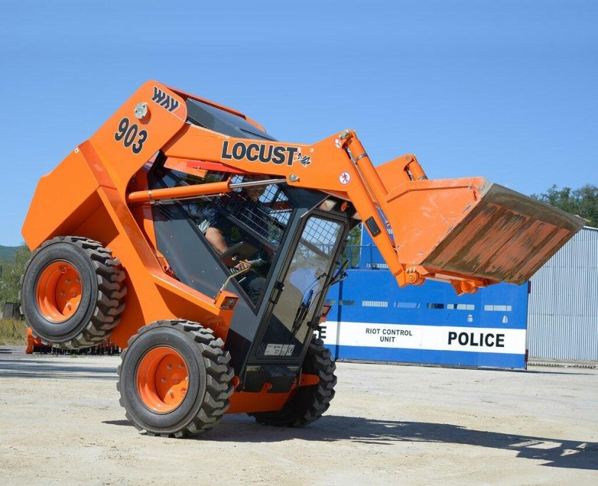 Мини погрузчик Локуст