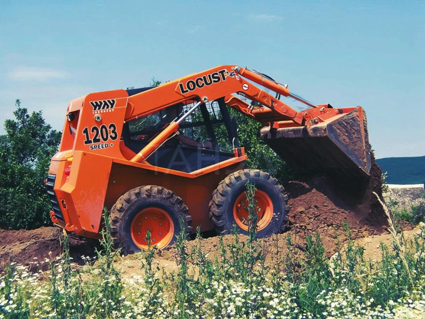 Минипогрузчик Локуст 1203