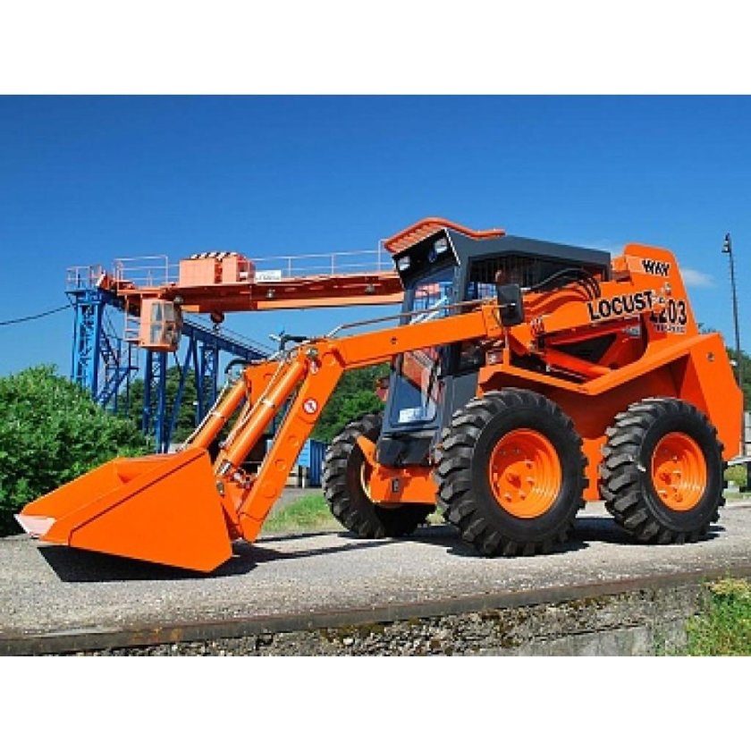 Минипогрузчик Локуст 1203