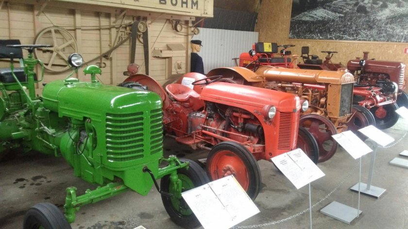 Двигатель трактора ХТЗ 7