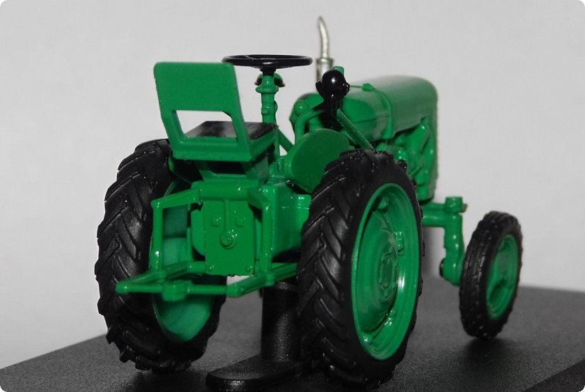 Модель трактора «Коломенец-1»