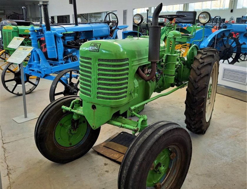 Трактор ХТЗ 7 ДТ 14 ДТ 20