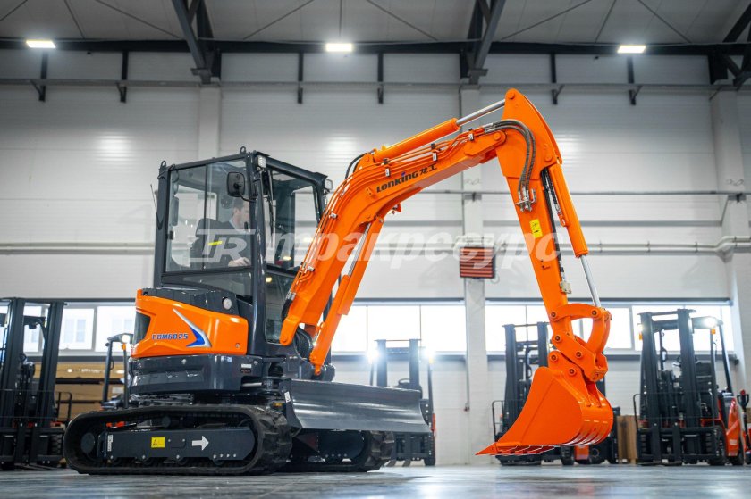 Экскаватор cdm6225n