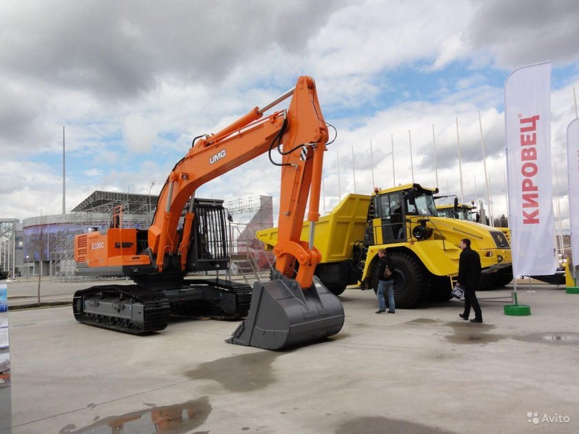 Экскаватор UMG e330c