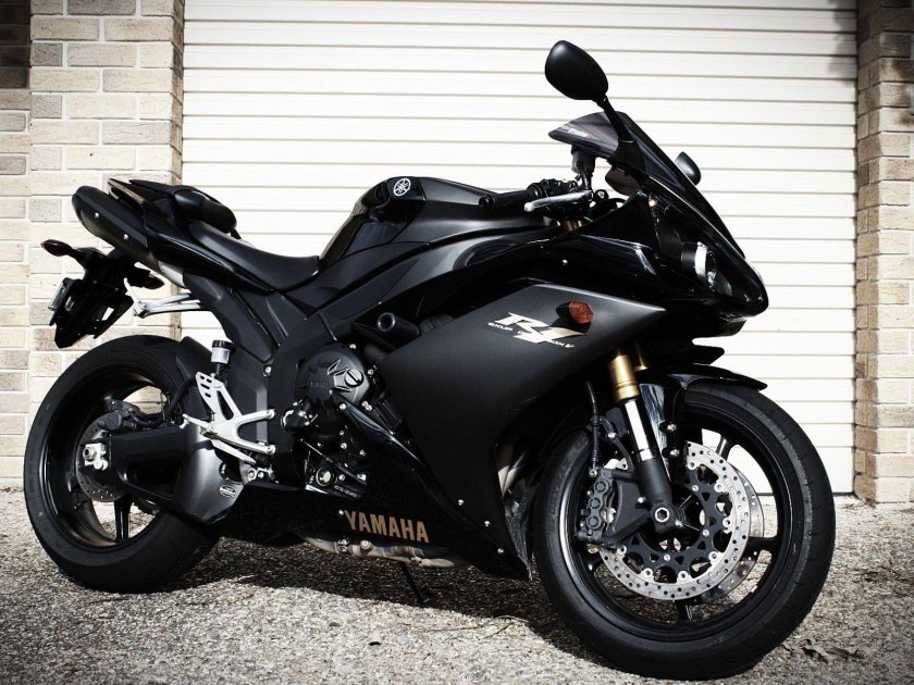 Yamaha r1 черный