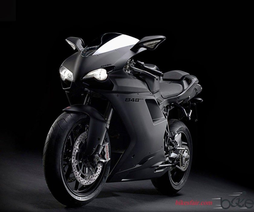 Дукати мотоцикл черный