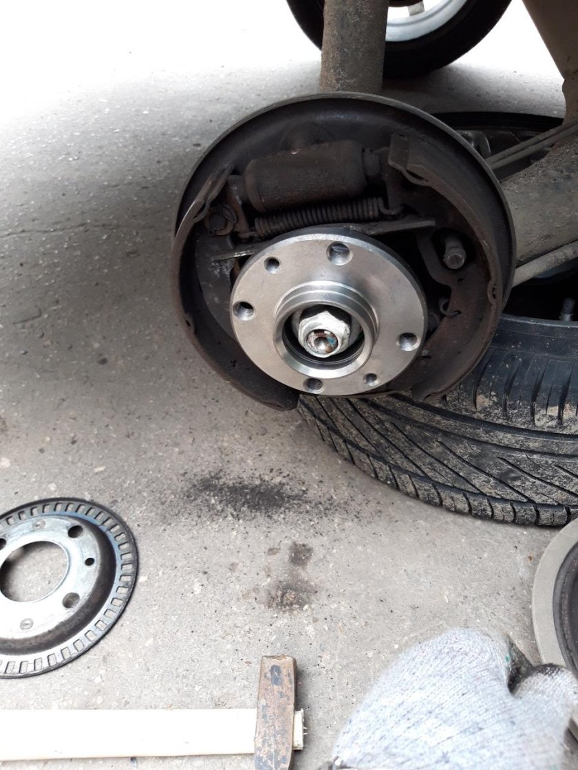 Задняя ступица Лада Гранта