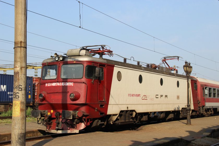 Electric locomotive