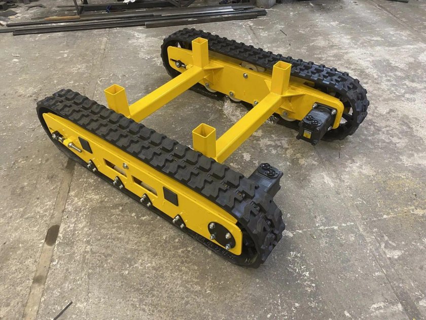 Универсальное гусеничное шасси утс 140
