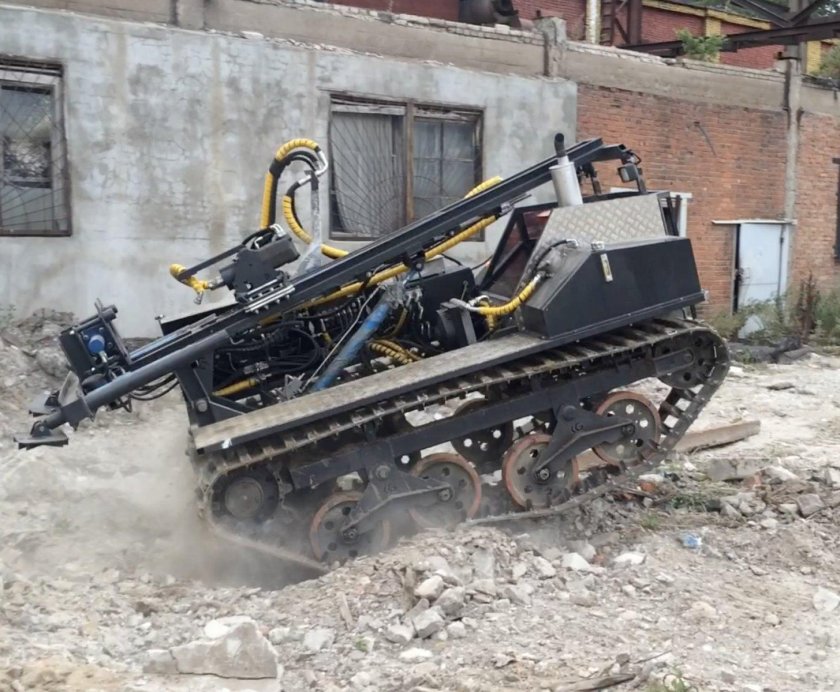 Самоходное гусеничное шасси ШС 05