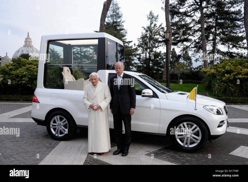 Папамобиль папы римского