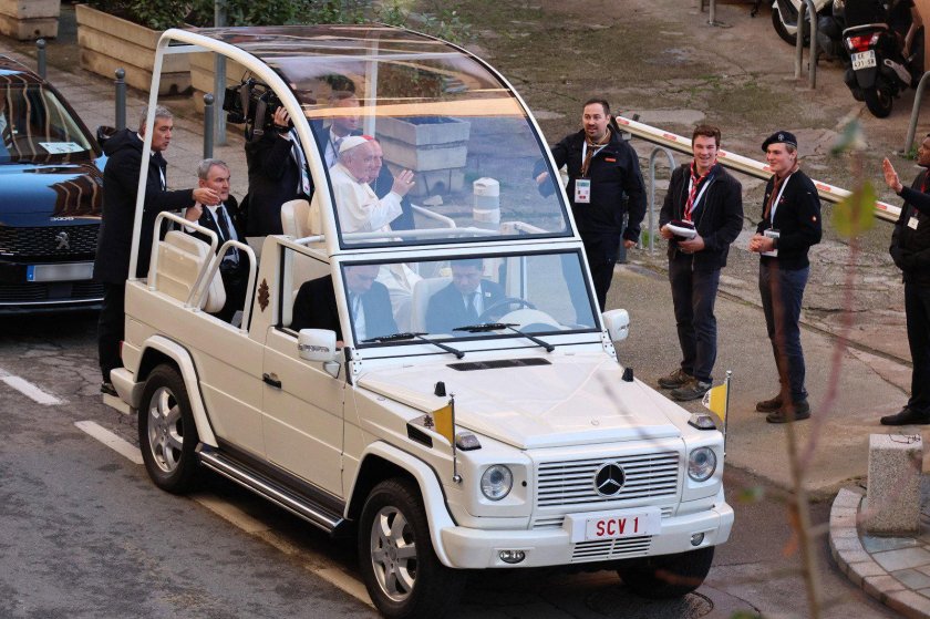 Папамобиль папы римского