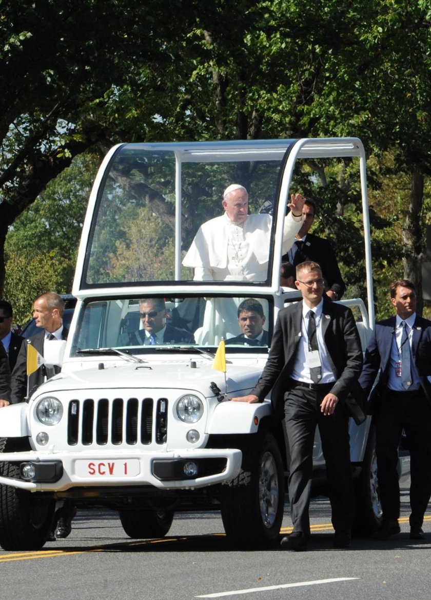 Папамобиль