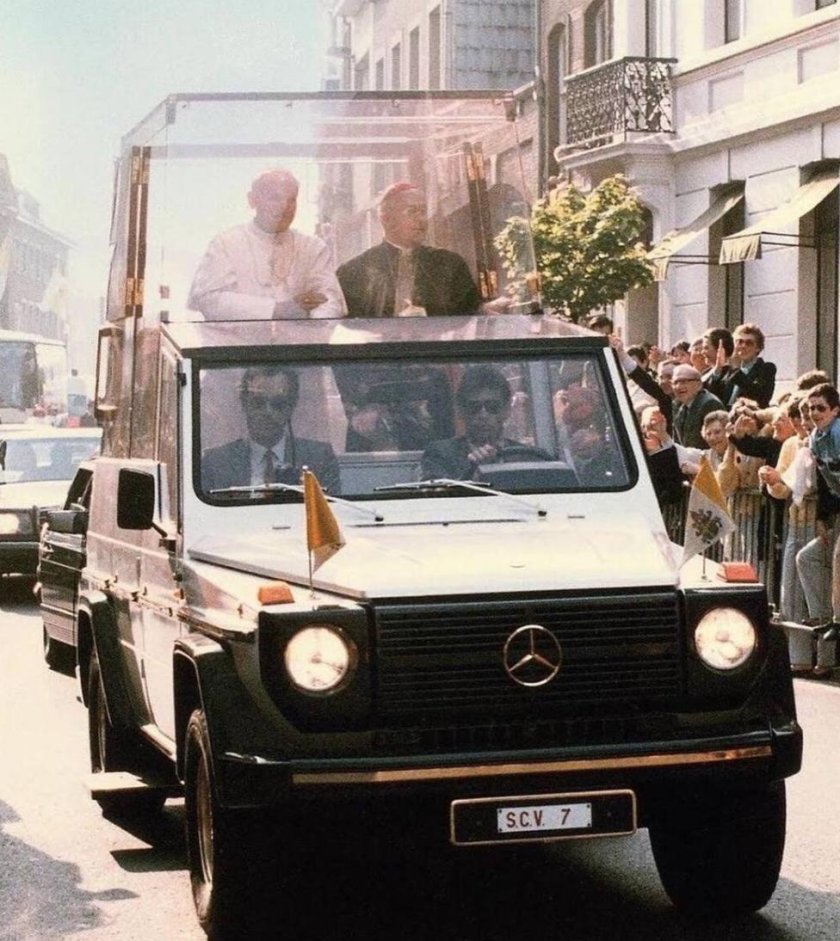 Папа Римский на ГЕЛИКЕ