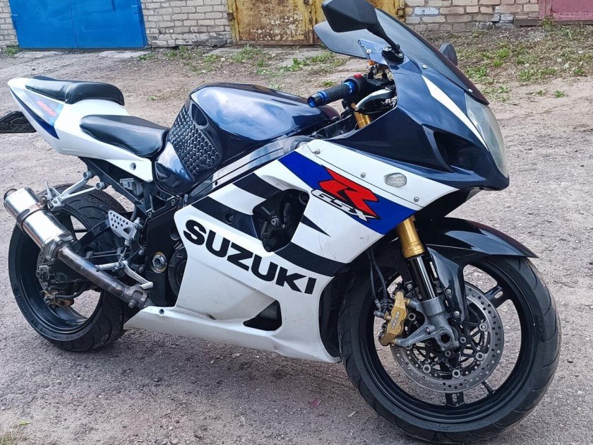 Suzuki GSXR 750 k4