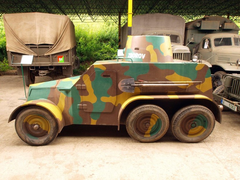 Чехословацкий бронеавтомобиль по 2