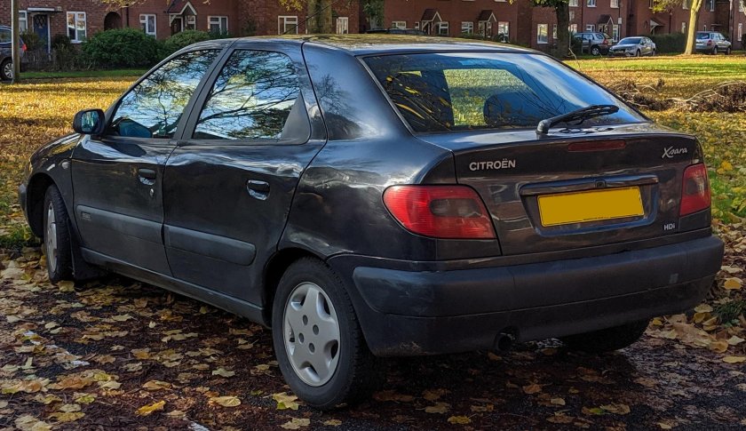 Ситроен Ксара эксклюзив 2001 г выпуска где находится термостат