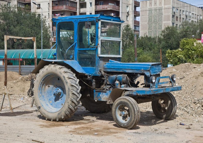 Трактор т 28х4м