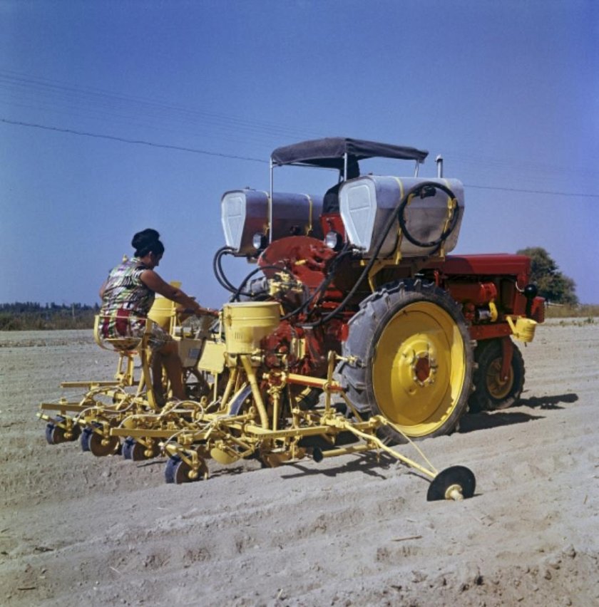 Трактор т-28×4м