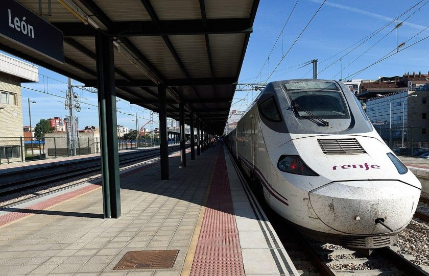 Поезда испании