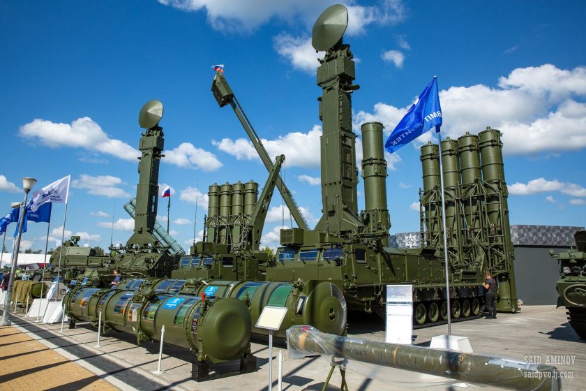 Зенитно ракетный комплекс с 300