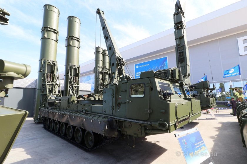 Зенитно ракетный комплекс с 300