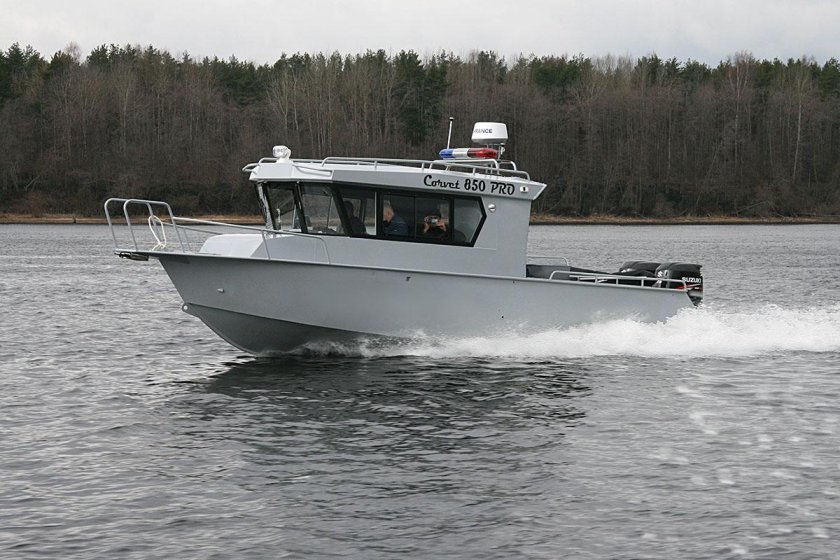 Корвет 850 катер