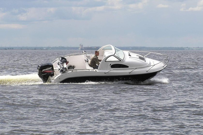 Мотолодка Ладога