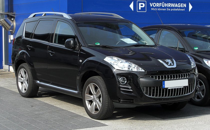 Джип Peugeot 4007