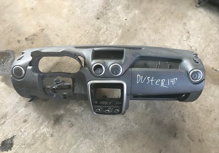 Передняя панель Торпедо Дастер