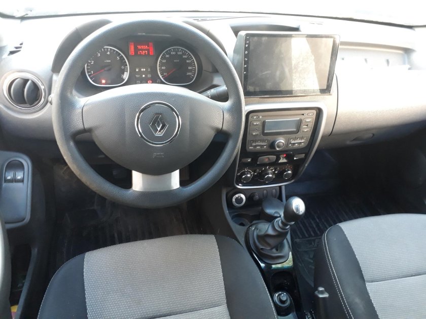Renault Duster панель 2012