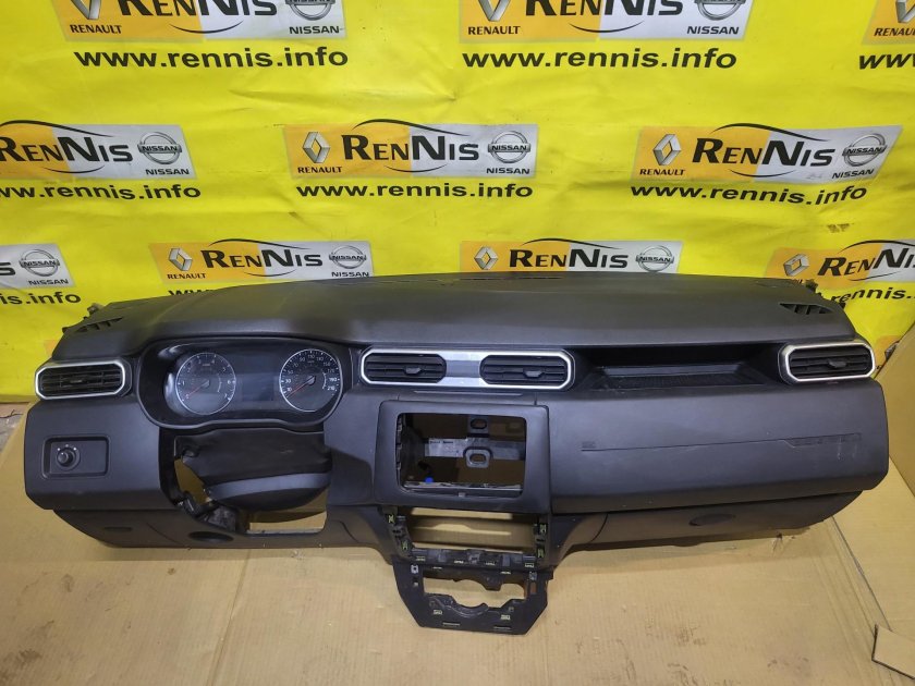 Накидка на панель Дастер 2021