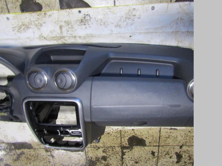 Накладка на Торпедо Рено Дастер