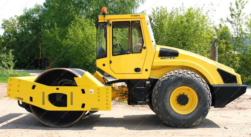 Bomag BW 216 D-4