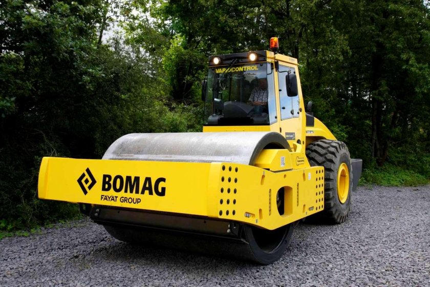 Грунтовый каток Bomag BW 214