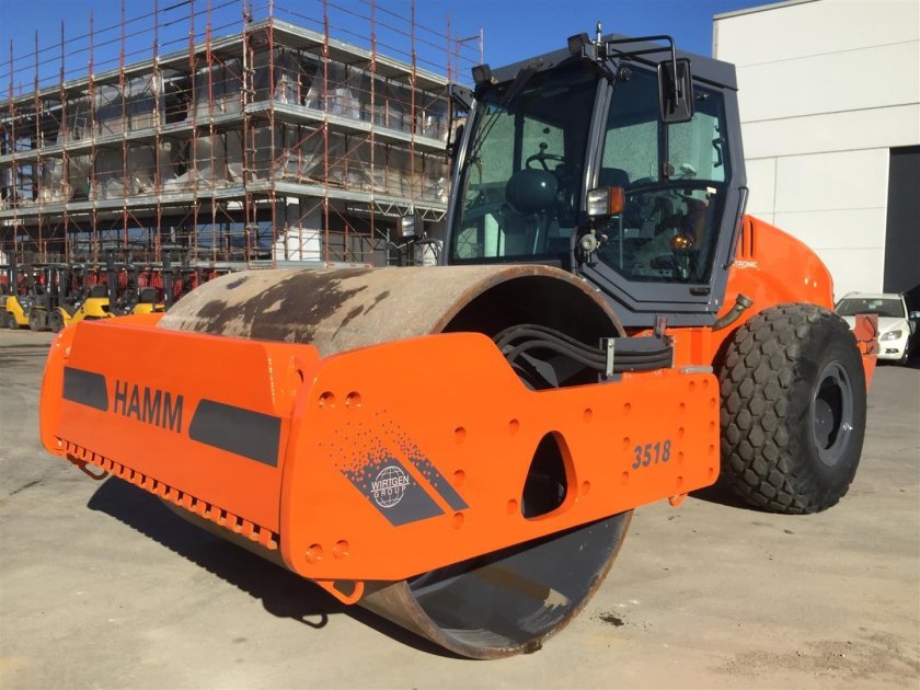 Каток грунтовый Hamm 3516