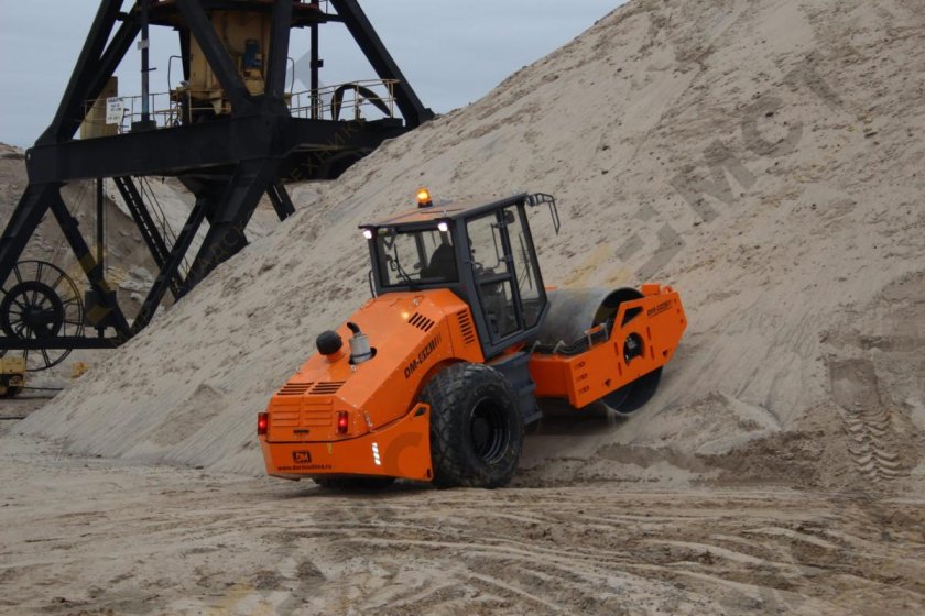 Грунтовый каток DM-614