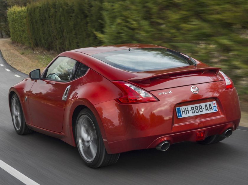 Купе Nissan 370z