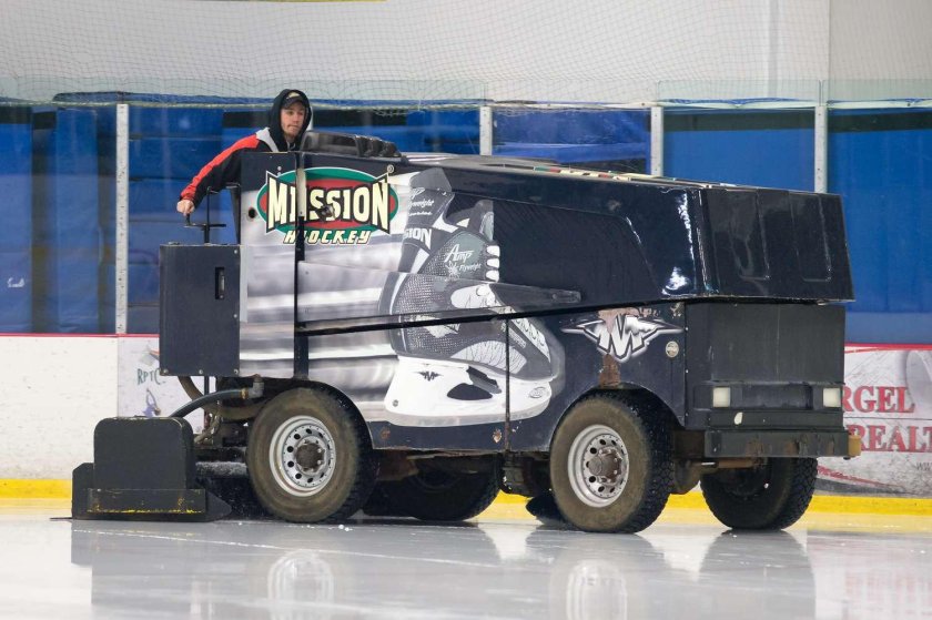 Машина для заливки льда