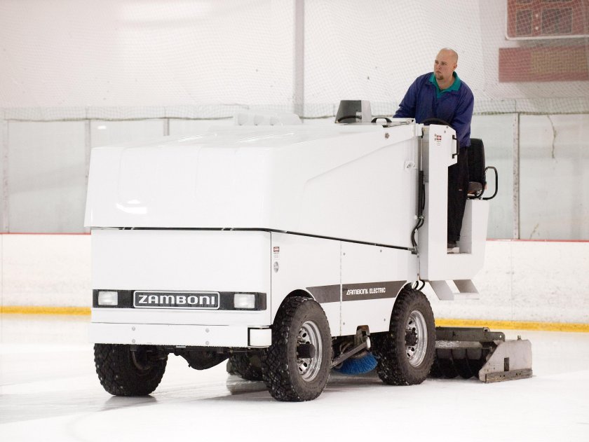Ледовый комбайн Замбони