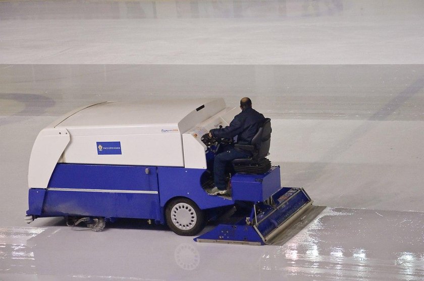 Ледозаливочная машина Zamboni