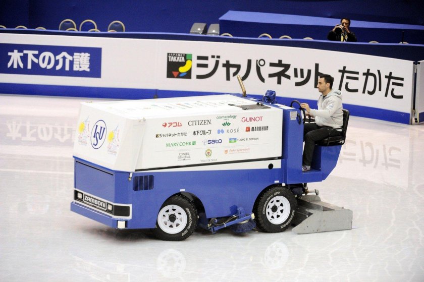 Ледозаливочная машина Zamboni 446