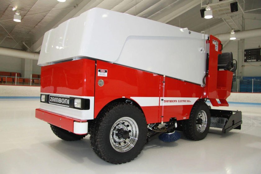 Ледозаливочная машина Zamboni